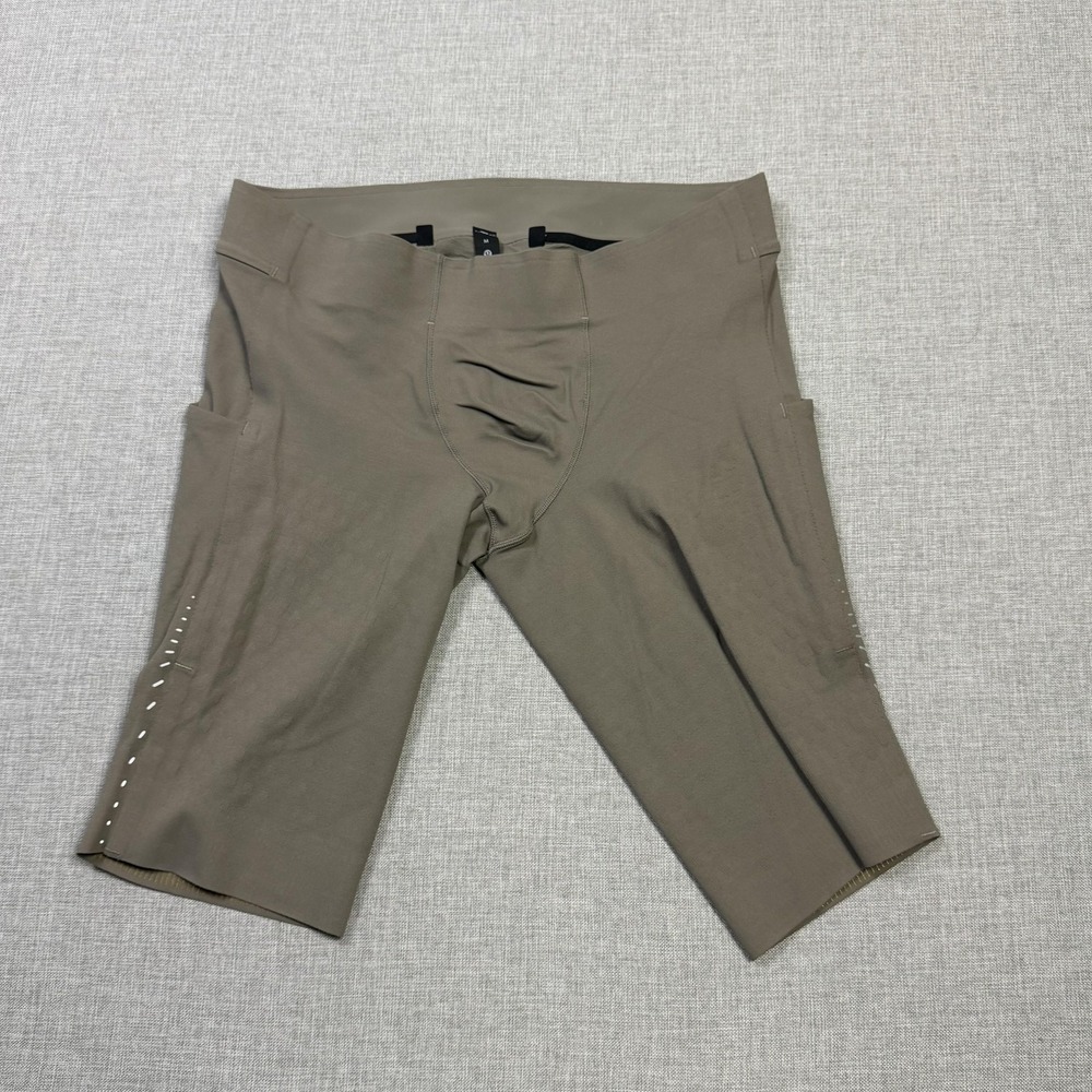 Lululemon Pants Womens M Tan Green Capri Shorts Elastic Waist Stretch Reflective